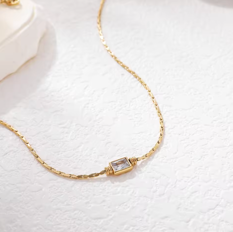 Amofa Radiant Zircon Pendant Necklace