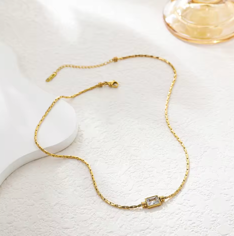 Amofa Radiant Zircon Pendant Necklace