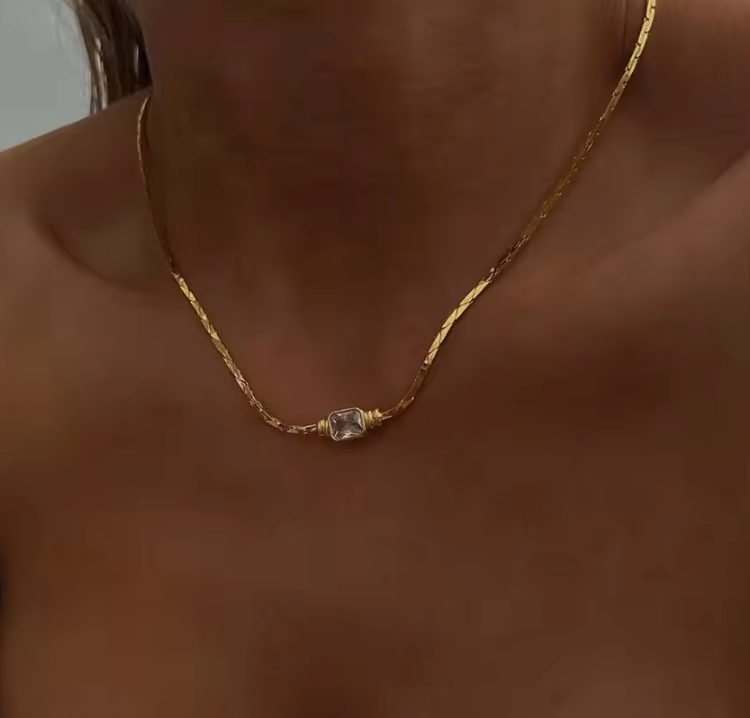 Amofa Radiant Zircon Pendant Necklace